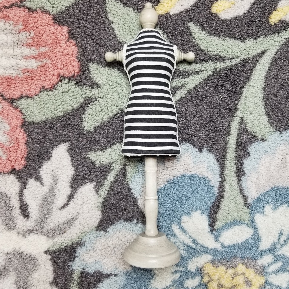MINI MANNEQUIN